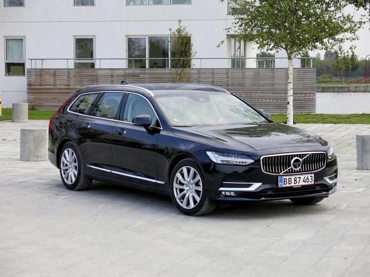 Volvo V90 i klassisk stil som stationcar. Bemærk lygtedesignet, som Volvo kalder ’Thors hammer’. 