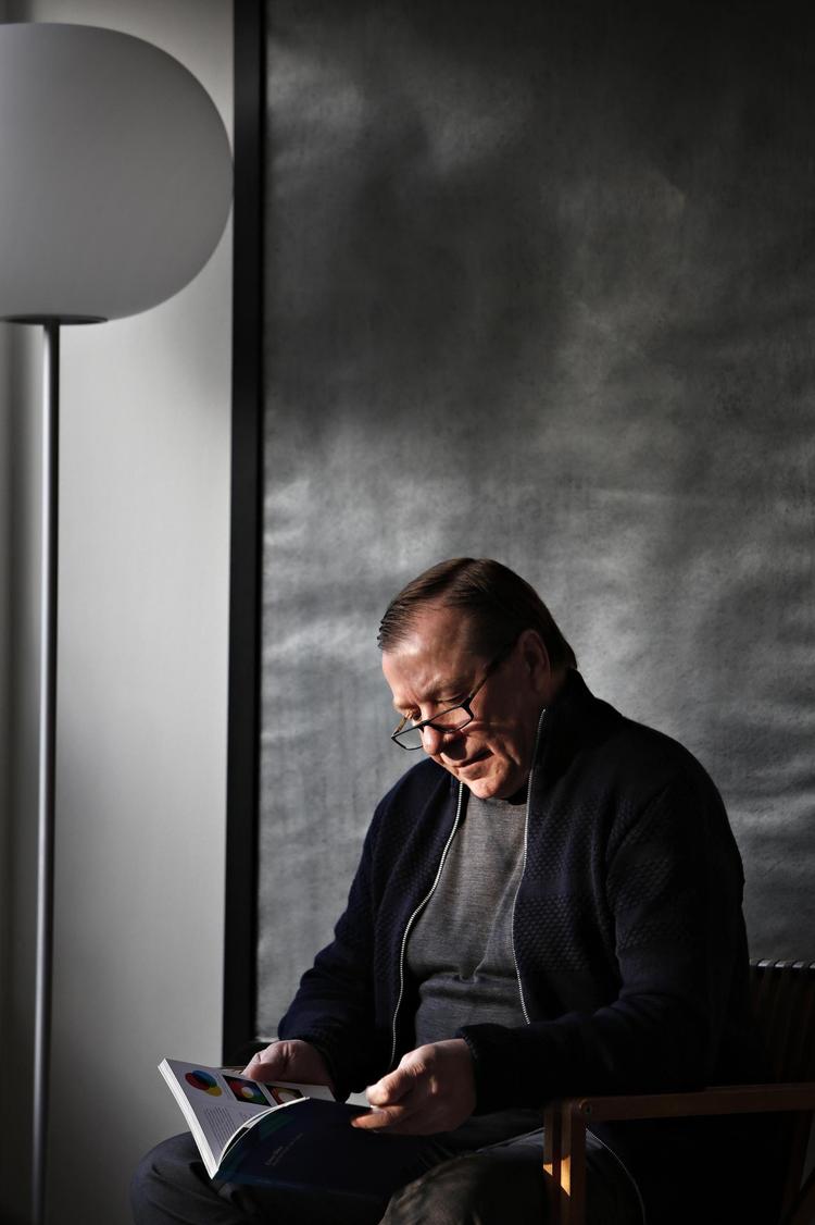 Det var i de mørke teatersale, at Steven Scotts interesse for at skabe lys blev vakt. 