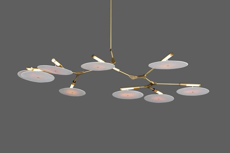 BD.09.01 er nyeste kunstværklampe fra amerikanske Lindsey Adelman, der for alvor er blevet et varmt navn i lampekredse. Modellen koster 200.000 kr. med leveringstid på op til 6 måneder. Men så er fragten også inkluderet. 