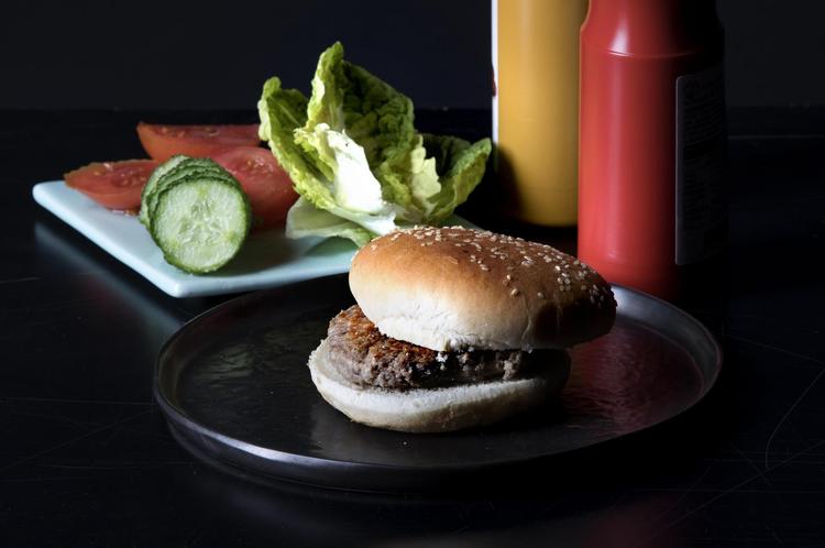 En god burgerbolle skal komplementere bøffen uden at overdøve den. Testvinderen smager neutralt og har en god blødhed og sprød skorpe. 