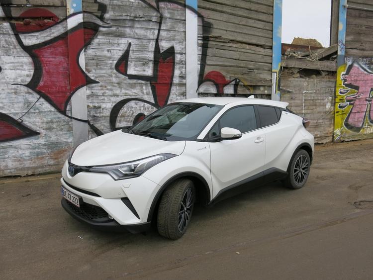  Toyota slår ind på en helt ny designstil med C-HR. Faconen er ikke uden ulemper.  Allan Graubæk