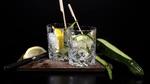 Engang hed sådan en drink Gin OG Tonic. Nu hedder den gintonic. Eller GT.  