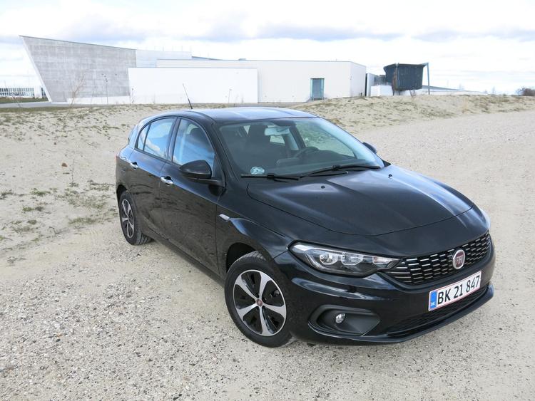 Den nye Fiat Tipo falder godt ind i tidens desingstil. Men den er ikke specielt opsigtsvækkende. 