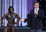 Arnold Schwarzenegger ønsker bodybuilder Iris Kyle tillykke med titlen Miss International i 2009. Muskler omdannes ikke til fedt, når topatleter stopper den intensive træning. 