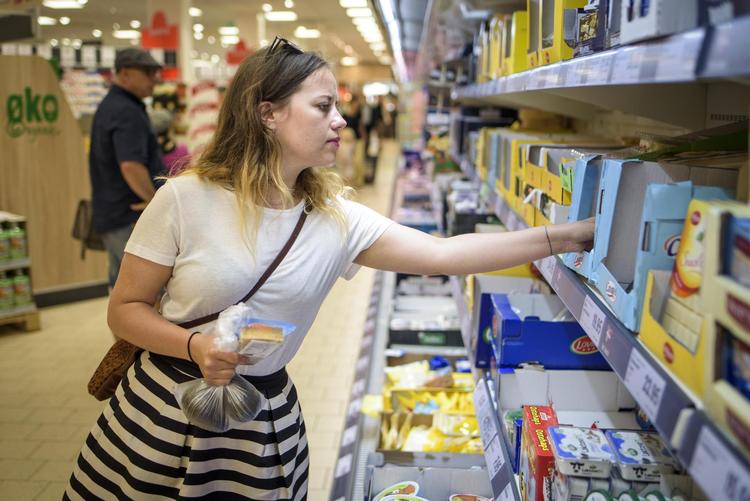 Sanne Renée Stengaard Jensen går i discountbutikker, når hun som studerende skal passe lidt på pengene. Men discount er ved at blive meget mere end billige varer. 