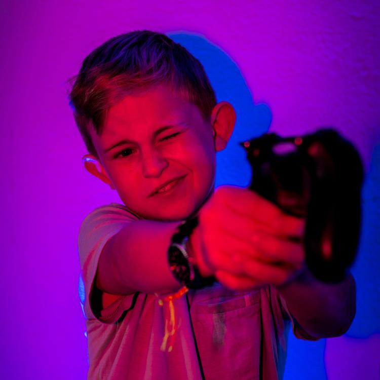 Er det et problem at små børn spiller supervoldelige computerspil? 