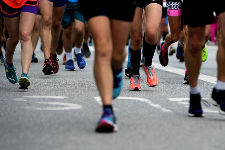 At løbe en halvmaraton bliver en hård omgang, hvis ikke man har trænet nok, men vilje til at gennemføre betyder også noget. 