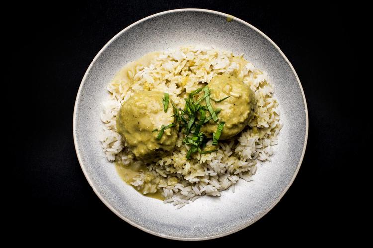 De færdige retter af boller i karry er en favorit i mange børnefamilier. 