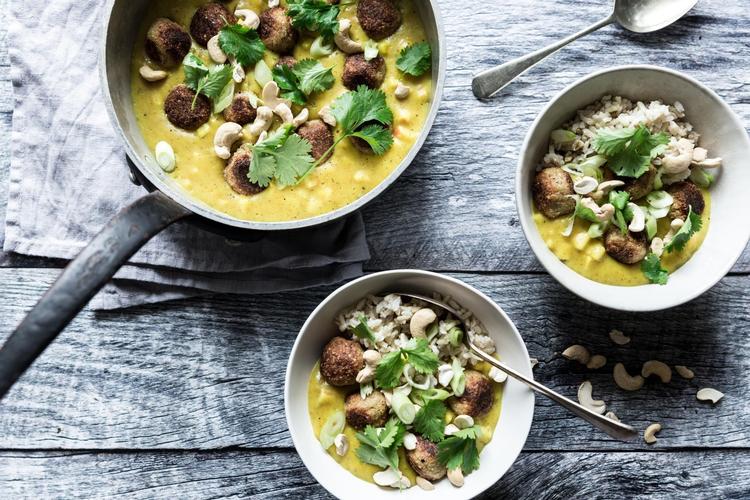 Quinoa og blomkål giver en fantastisk konsistens til de klassiske boller. Foto: Ditte Ingemann
