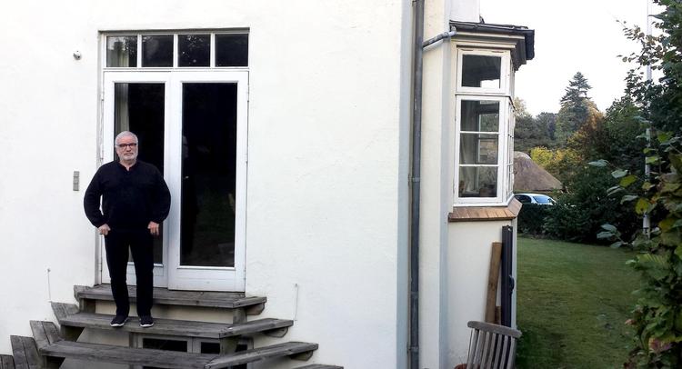 Robert Gellin er blevet rådgivet til at beetale sit hus ud, så han kan nedspare i pensionisttilværelsen. Det er han ikke sikker på, han får lov til i fremtiden. 