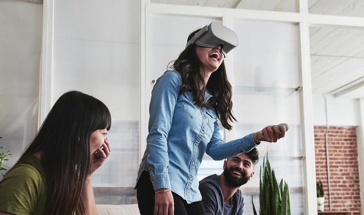 Oculus Go kræver ikke tilslutning til en smartphone, pc eller en spilkonsol for at virke. Til gengæld skal man ikke forvente den ultimative virtual reality-oplevelse. 