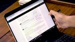 I den nye version af webbrowseren Edge, der kommer med Fall Creators Update til Windows, kan man markere tekst i pdf-dokumenter og skrive dem under. 