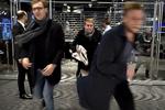 Nogle opfatter black friday som en vej til meningsløst overforbrug. Andre mener, at dagen giver flere mulighed for at få mere for pengene trods et stramt budget. 