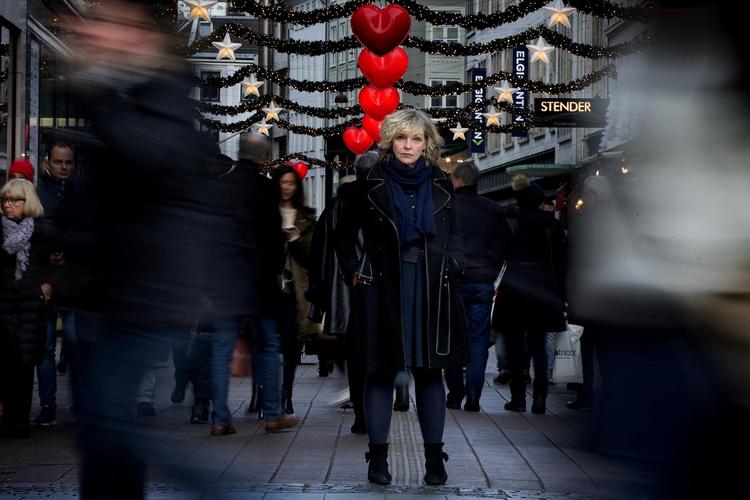 Mange år i USA har betydet, at filminstruktør Birgitte Stærmose ikke har særlige forventninger til eller traditioner tilknyttet julen. Hun inviterer gerne venner af familien med juleaften. 