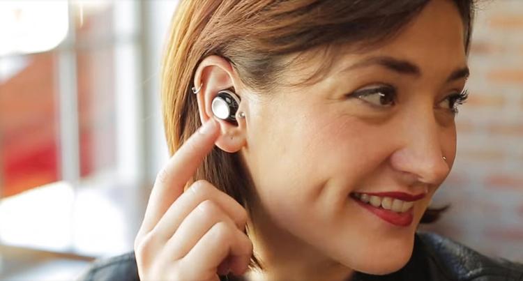 De nye trådløse IQ Buds Boost-øretelefoner fra Nuheara kan spille musik, reducere støjen udefra, klare en telefonsamtale og øge frekvenser, du ellers har svært ved at høre. Men disse funktioner er fra sidste år. 