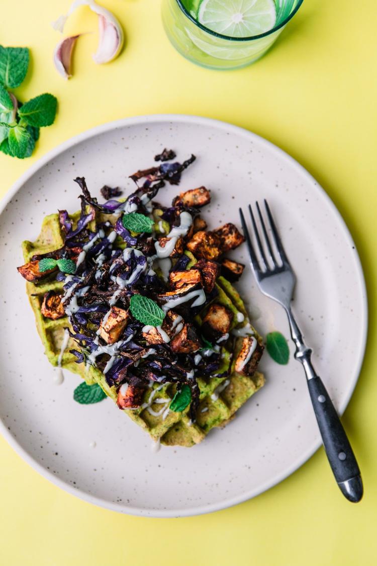 Falafelvaflerne kan opgraderes med stegt/grillet halloumi-ost. 