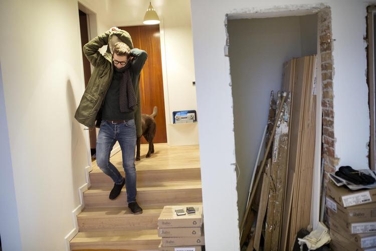 Niels Poulsen fik konstateret for højt niveau af radon i sit hjem, og igangsatte en omfattende indsats for at sænke niveauet. Han har blandt andet sørget for et nyt ventilationssystem med en keramisk kerne. Den varmer indeluften op og sørger for, at den jævnligt bliver skiftet ud med frisk luft udefra. Andreas
