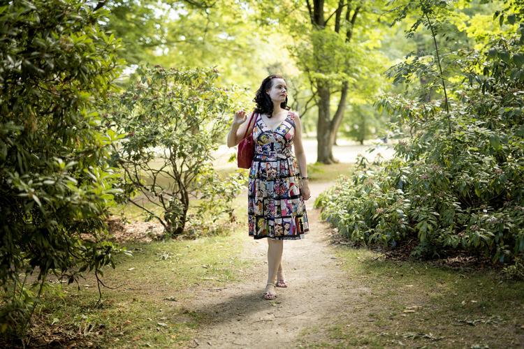 Leonora Christina Skov bor tæt på Landbo Højskolens Have på Frederiksberg og bruger dem som sin byhave, når hun ikke er ude at rejse.  Louise Herrche Seerup/POLFOTO