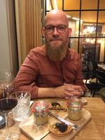 Martin Bastholm Pedersen opdagede sidste år, at et mistænkeligt sår i tindingen var hudkræft.  Foto: Privat