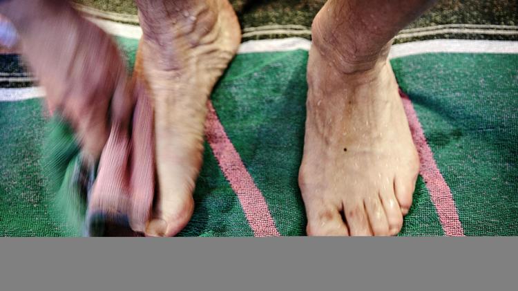 At stå på det lune og fugtige håndklæde efter badet er en tilbagevendende glæde, men Per Munchs kone forstår det ikke. 