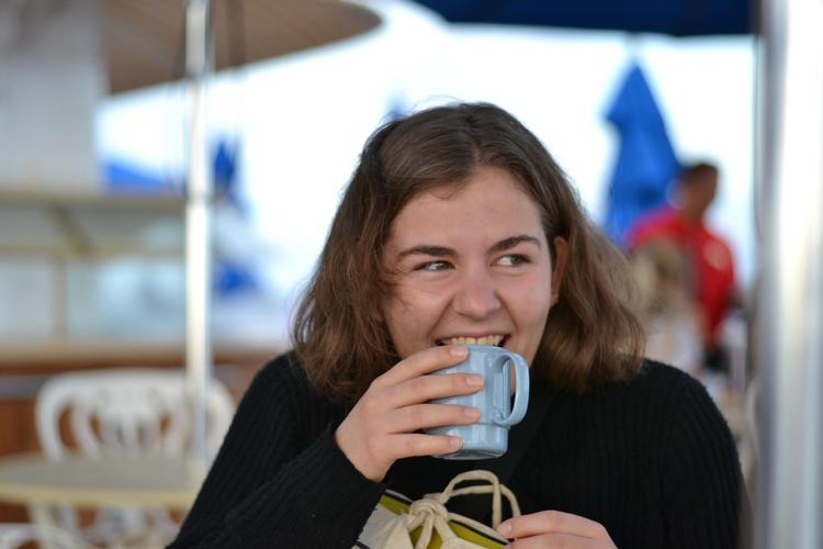 Katrine Østerby blev færdig med sin uddannelse fra United World College i Norge i maj. Når hendes semester til søs er ovre, overvejer hun at studere humanøkologi i USA. 