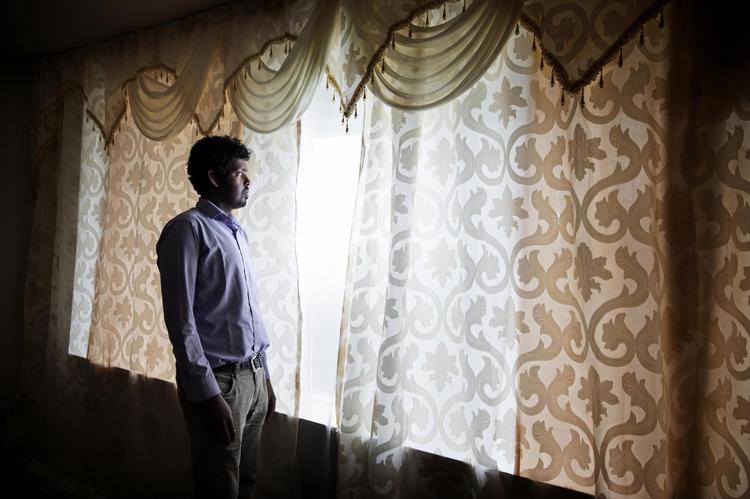 Noor Mohammad Abdi håber, at han og hans familie kan blive i Danmark. Han vil gerne færdiggøre sin uddannelse til social- og sundhedshjælper for at kunne hjælpe andre mennesker. 