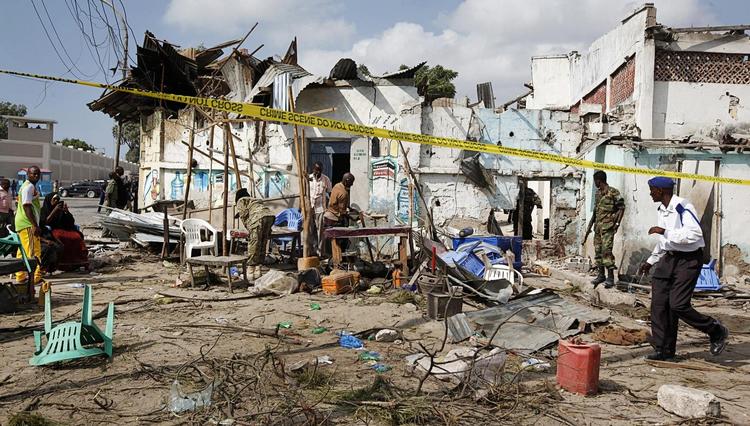 Udlændingestyrelsen skriver i en afgørelse, at de direkte angreb i Somalias hovedstad, Mogadishu, er ophørt. Men kort før jul blev civile dræbt i et bombeangreb nær nogle af byens butikker, og i sidste måned ramte et andet angreb hovedstaden og dræbte mindst 30. 