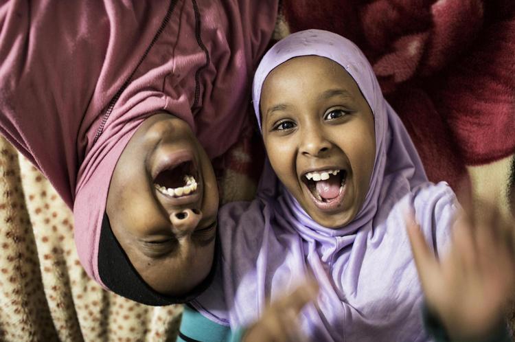 Faren til udviste Nasro og Nawal frygter, at de vil blive omskåret i Somalia. »Det er tradition«, siger han. 