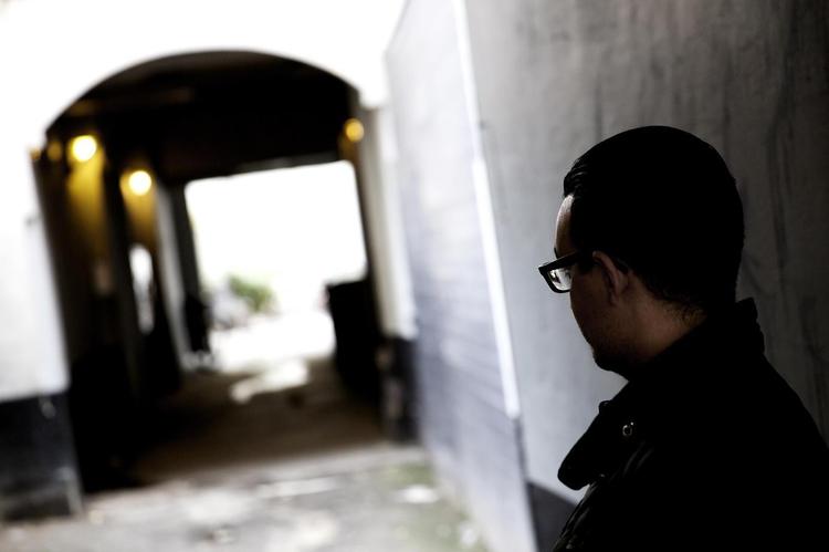 27-årige Deniz ville rejse til Tyrkiet for at fejre en vens polterabend. I stedet blev han sendt hjem med en udvisning. 