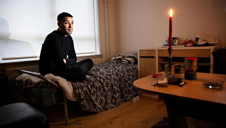 25-årige Mustafa al-Saadi har i nu snart to år boet i sin gamle hjemby, København, efter at han kom tilbage fra 11 år i Irak. Nu forsøger han at genskabe tilværelsen i sin gamle hjemby. 