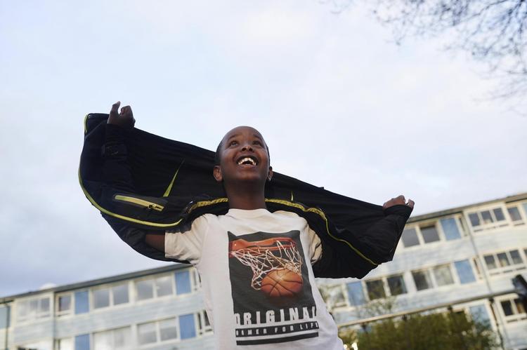 Abdi drømmer om at blive professionel håndboldspiller. Eller måske politibetjent. For så kan han hjælpe andre og »fange tyve«, siger drengen fra Viborg, der står til at blive udvist til Somalia. 