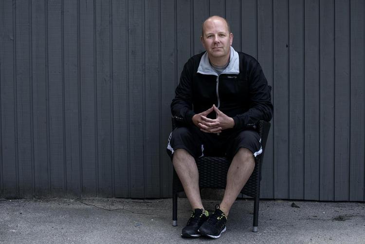 »Hvis man gerne vil få noget ud af den aftale, så skal man jo nærmest indstille sig på at have sin rollator med på job«, siger 49-årige Dan Larsen. 