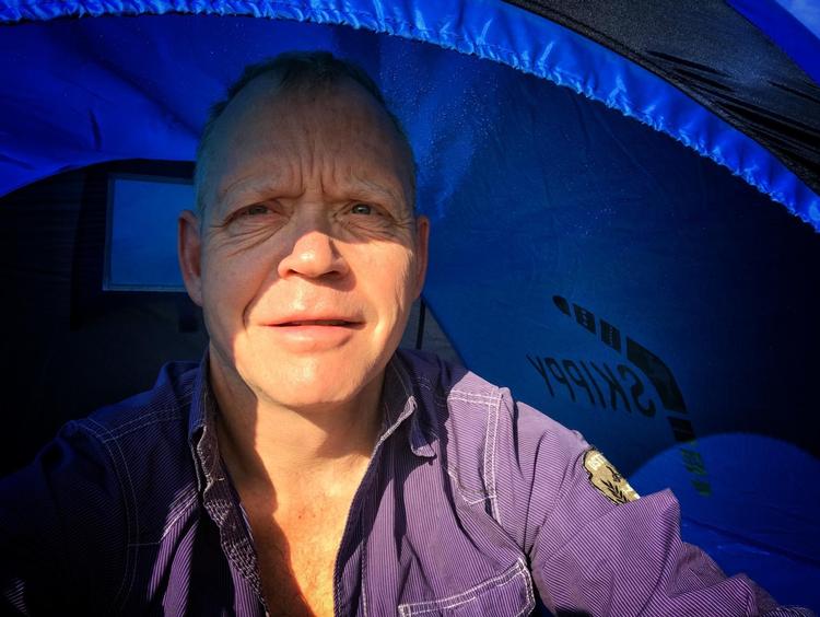 TESTTUR. Pop-up teltet - og forholdet til datteren - er nu syretestet på Folketmødet i Allinge, inden Roskildefestivalen. 