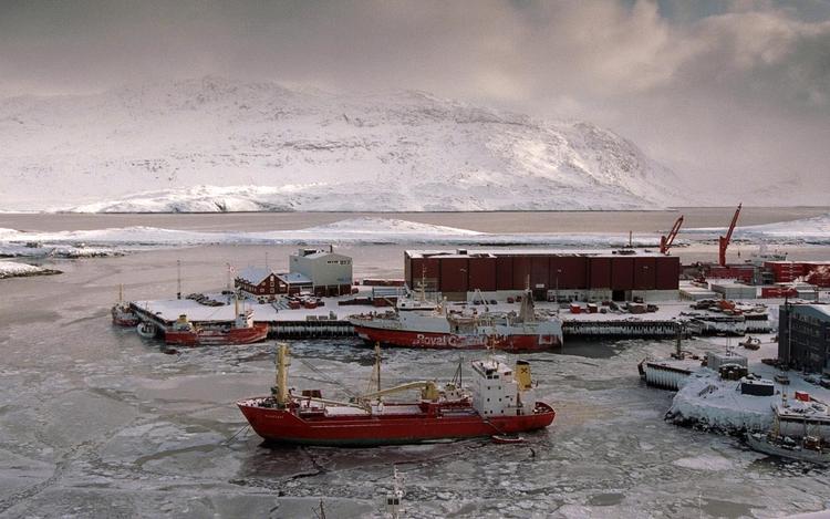 Skibene ved Grønlands kyst vil oftere komme i problemer uden digitale søkort. 