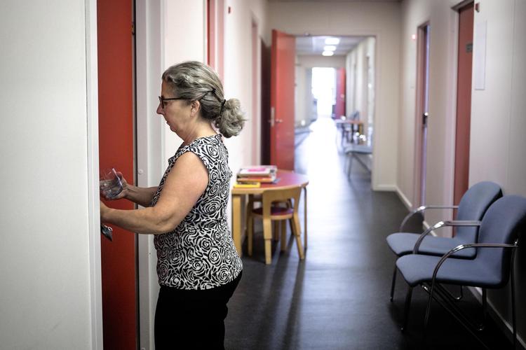 Hen ad gangen på Klinik for Psykologi, Pædagogik og Socialrådgivnings har de ansatte psykologer og socialrådgivere kontorer side om side. 