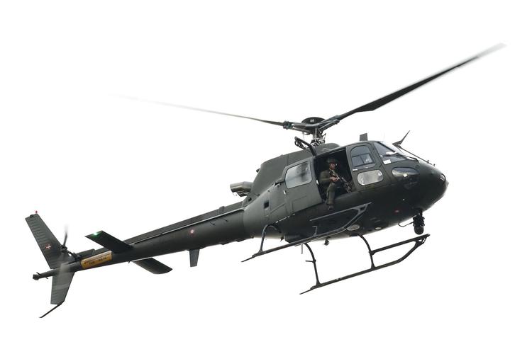 Politiet patruljerer i luften over København i Forsvarets helikopter efter skyderier på Nørrebro. 