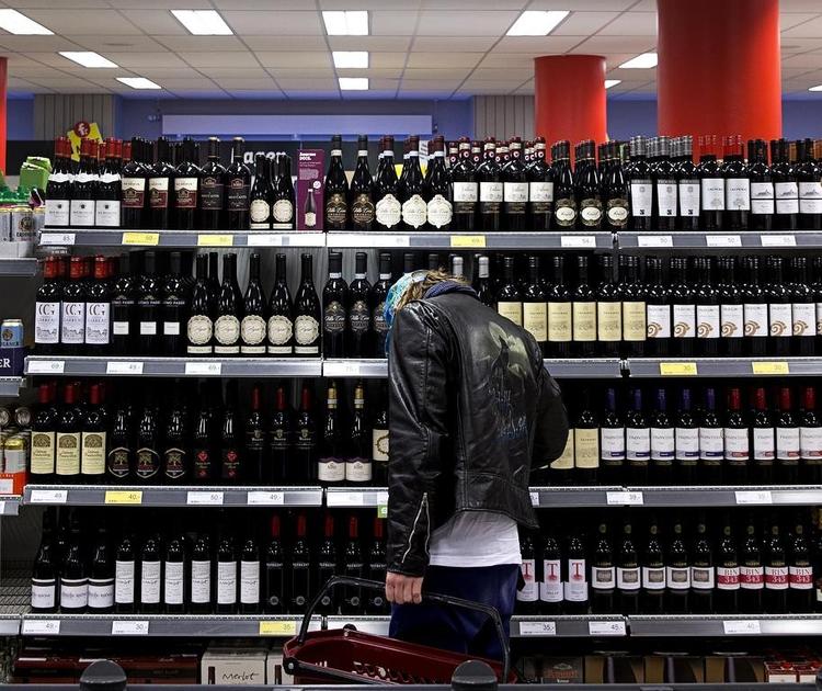 15-årig på 'ystery shopping' for Alkohol & Samfund har kunnet købe alkohol uden at vise ID i mange butikker i både Gentofte og Skive Kommune. 