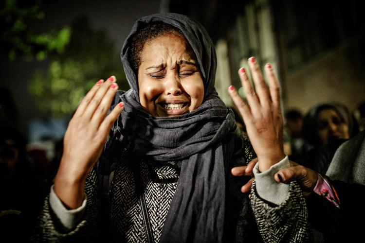 Den mand, som tirsdag blev skuddræbt i København, havde somalisk baggrund. Onsdag gik omkring 100 kvinder med somalisk baggrund i optog. »Vi har fået nok. Ikke mere, ikke mere«, råbte de. 