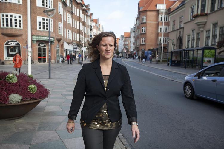 Tina French Nielsen, der er rådmand for Venstre i Aalborg, kalder det en utopi at tro, at man kan overkomme både et byråd og en plads i Folketinget. 
