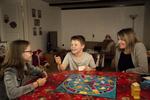 Der gik kun to måneder, fra familien først gang besøgte Ringkøbing og Vesterhavet, til de flyttede ind. Tvillingerne på 12 år, Thea og Aksel, er begejstrede for deres nye skole, og det er det vigtigste for moderen Dorthe Nonbo. 