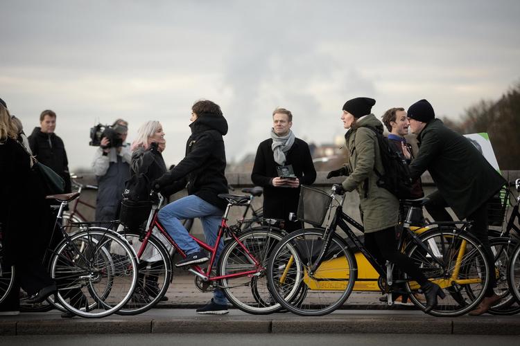 Niko Grünfeld lagde vejen forbi Dronning Louises Bro i valgkampens slutspurt. 