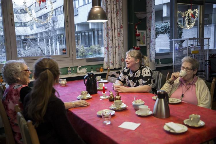 Det grønne fællesrum på Peder Lykke Centret bruges ofte til aktiviteter, og forrige uge blev der set fodbold-landskampe og spist røde pølser og nydt en kold fadøl. I dag har den stået på banko. 
