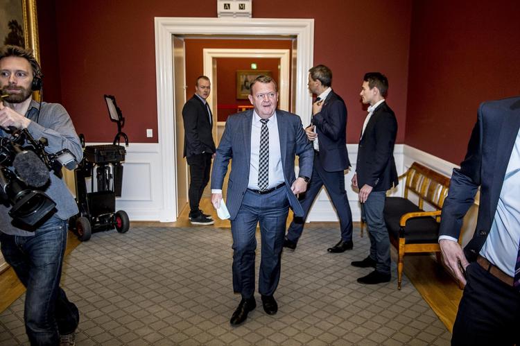 Tirsdag indkaldte Lars Løkke Rasmussen pressen til møde for at »gøre status«. Historiske skattelettelser og et paradigmeskifte i udlændingepolitikken er nu droppet. 