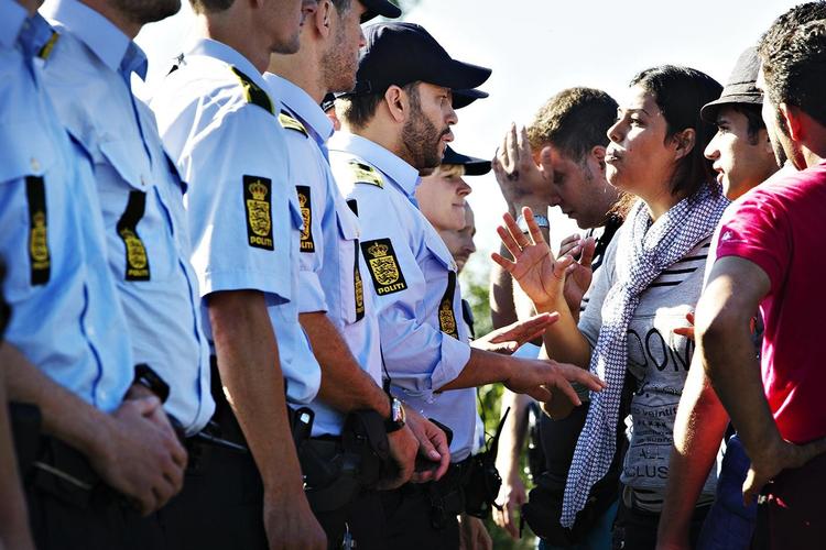 9. september 2015 vandrede omkring 300 migranter og flygtninge ind over den danske grænse. De gik mod Sverige på den sønderjyske motorvej, som endte med at være spærret af i timevis. 