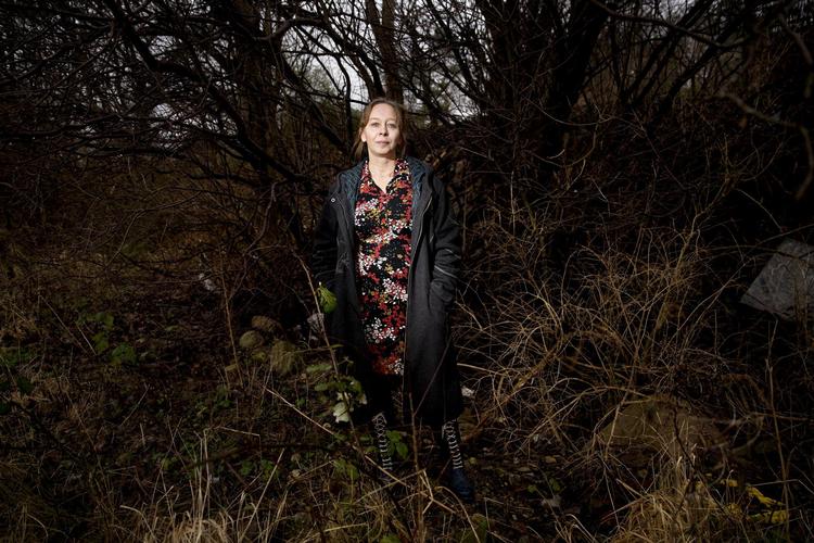 Plads på et krisecenter og psykologhjælp var afgørende for, at Helena Jørgensen kom ud af et fysisk og mentalt voldeligt forhold. 