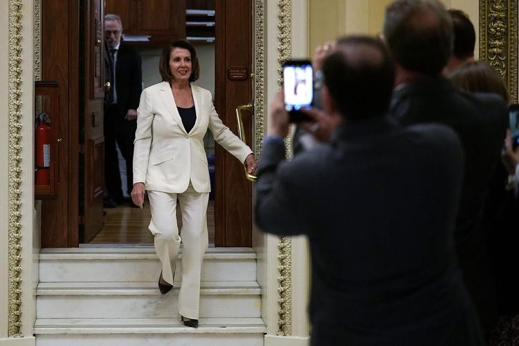 Onsdag holdt den demokratiske mindretalsleder, Nancy Pelosi, den længste tale i Repræsentanternes Hus nogensinde, 