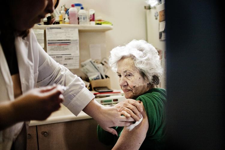 Denne sæsons influenzavaccine beskytter mod den A-influenza, som har ramt Danmark, men ikke mod den B-influenza, som lige nu hærger landet. 