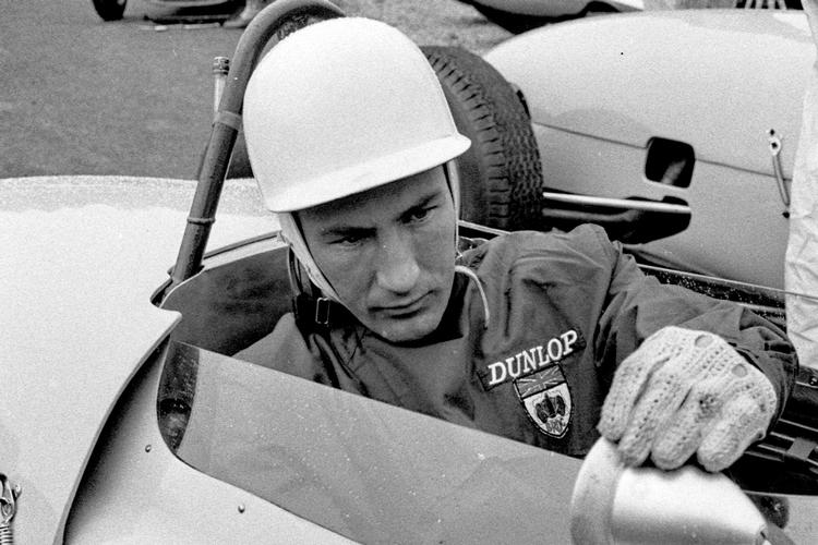 
Formel 1 har faktisk været i Danmark en gang: I august 1961, da den britiske racerkører Stirling Moss var hovednavnet på Roskilde Ring.
 Johnny Bonne