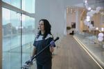 Kremena Chekeleva fra Bulgarien bliver i Danmark, indtil hendes datter er færdig på universitetet. For selv om »alt er godt i Danmark, er Bulgarien mit hjemland«.   Miriam Dalsgaard/POLFOTO