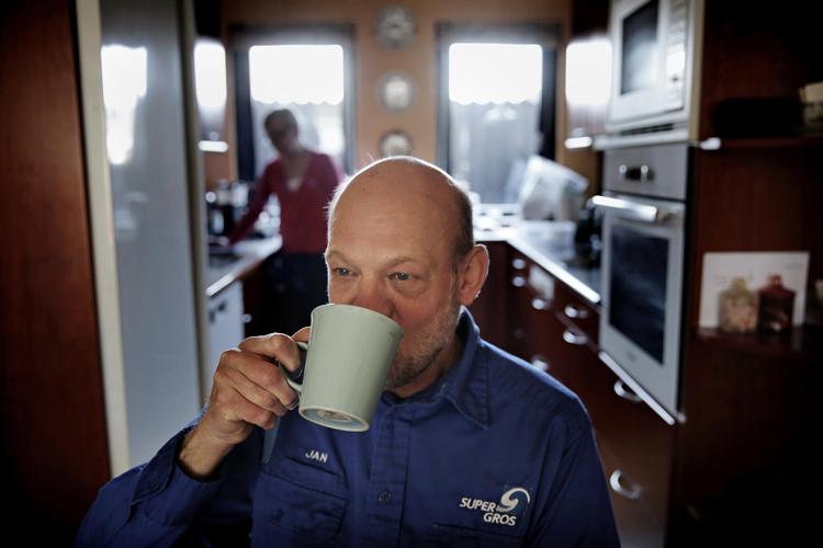 Jan Olsen og hans  kone Sonja glæder sig til livet som  pensionister med råd til at rejse og til at reparere, hvis noget i huset går i stykker.  Martin Lehmann/POLFOTO